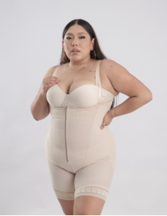 Faja Emilia senos libres